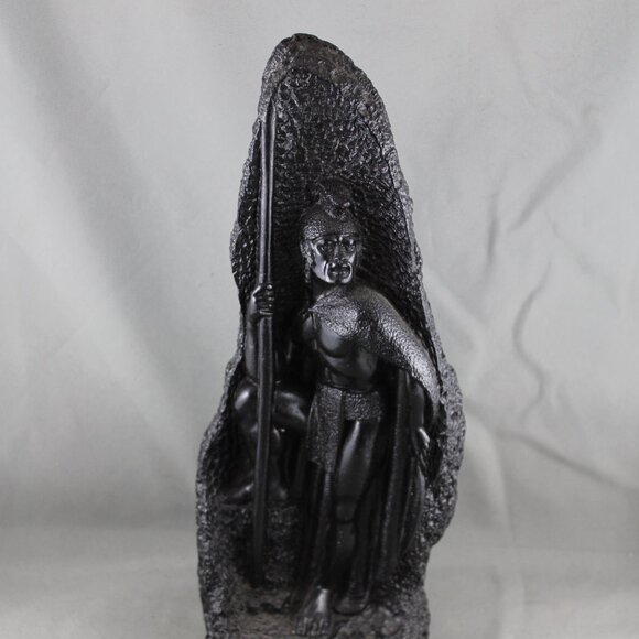 Vintage Coco Joe's Statue - King Kamehameha with Spear in Cave - Made with Lava - Picture 5 of 10